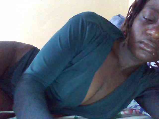 Mamaapussy001