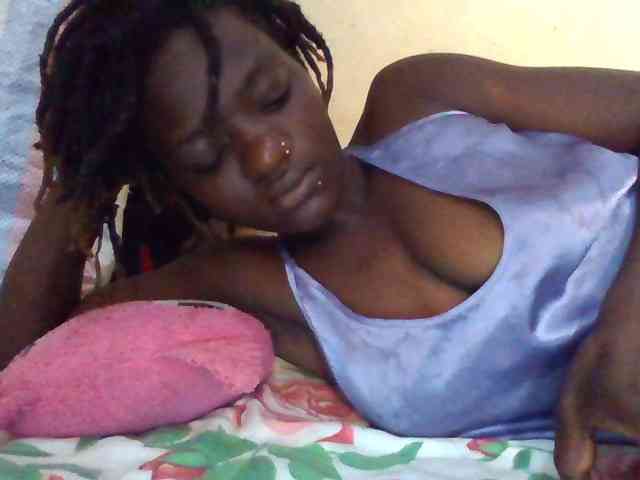 Mamaapussy001 webcam