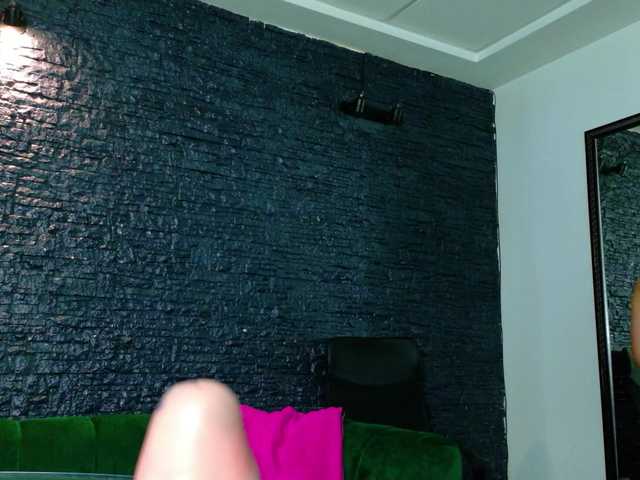 EvvaMonroe live cam on BongaCams