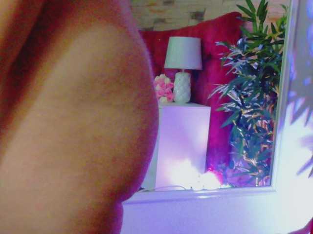 EvvaMonroe live cam on BongaCams