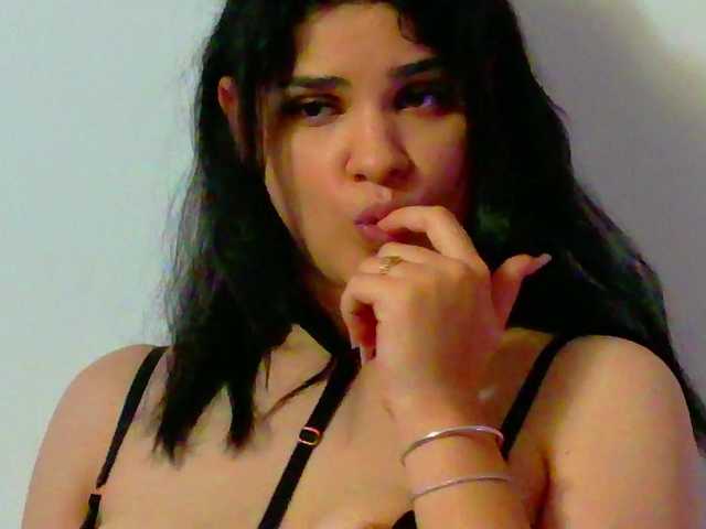 EvvaMonroe live cam on BongaCams