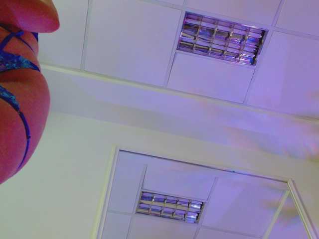 EvvaMonroe live cam on BongaCams