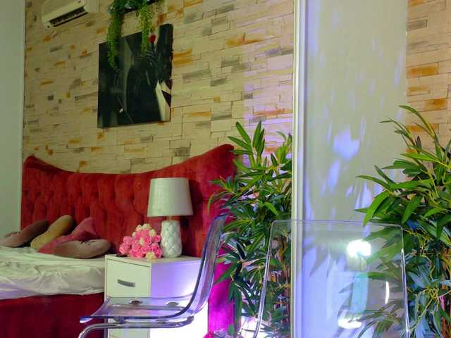 EvvaMonroe live cam on BongaCams