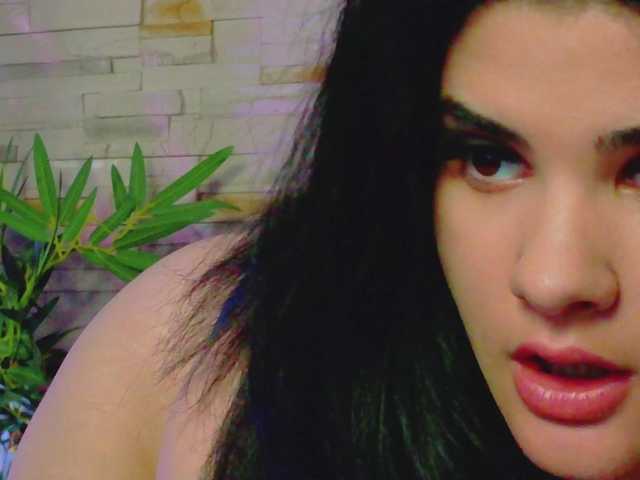 EvvaMonroe live cam on BongaCams