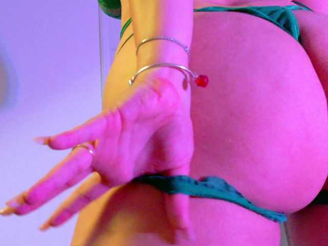 EvvaMonroe