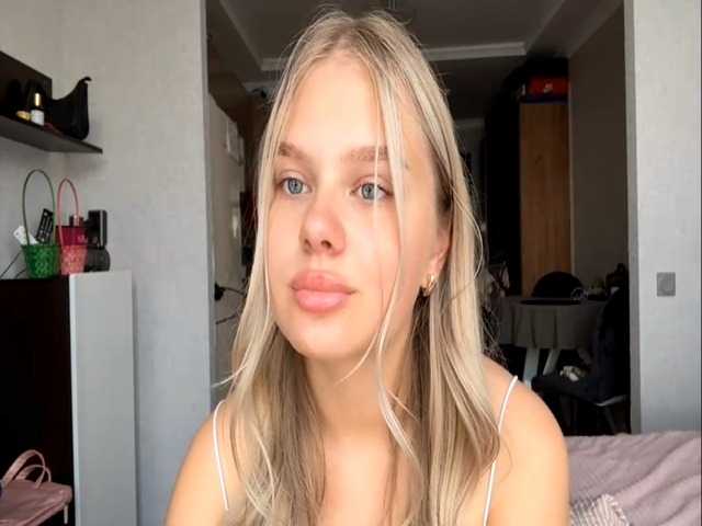 JoyeKaltz live cam on BongaCams