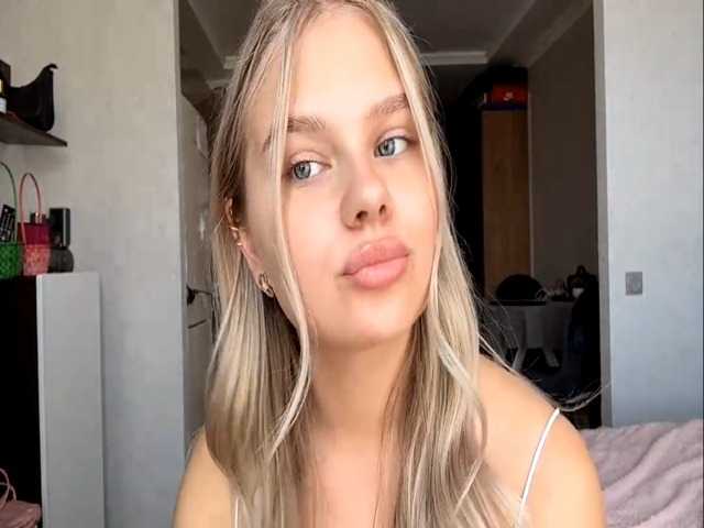 JoyeKaltz live cam on BongaCams