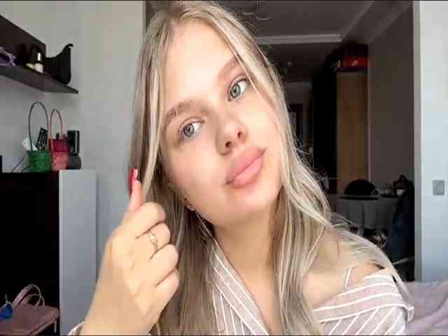 Just_Luna webcam