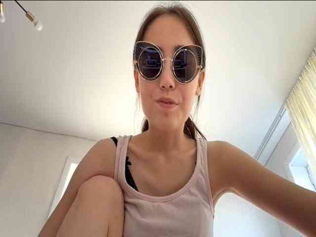 Just_Luna webcam