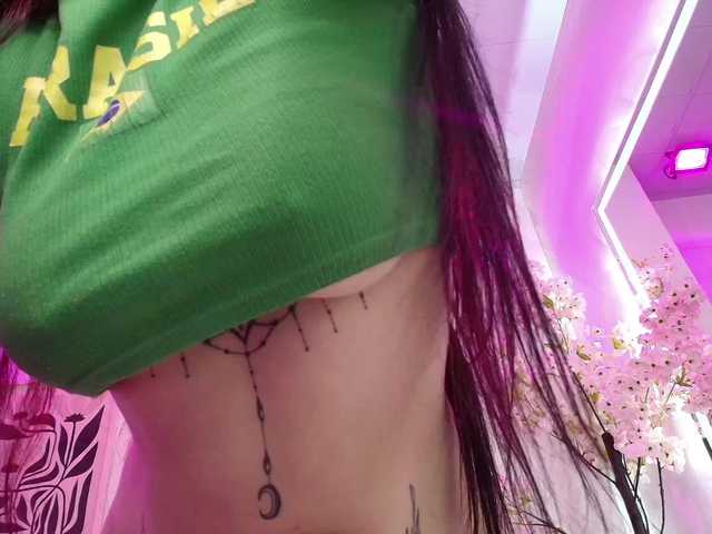 MiiaOwenns live cam on BongaCams