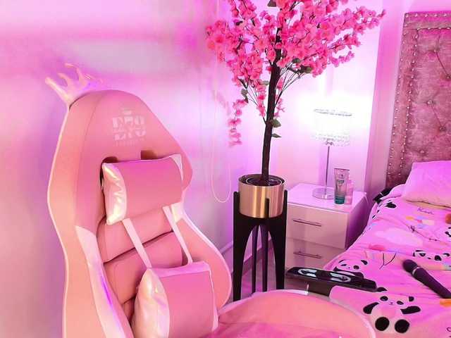 MiiaOwenns live cam on BongaCams