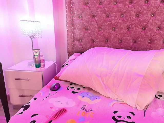 MiiaOwenns live cam on BongaCams