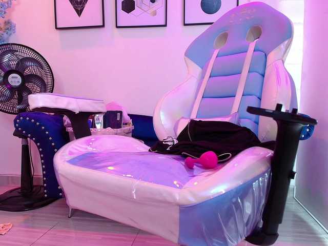 MiiaOwenns live webcam show