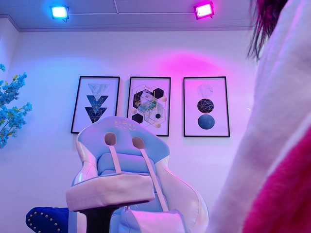 MiiaOwenns live cam on BongaCams