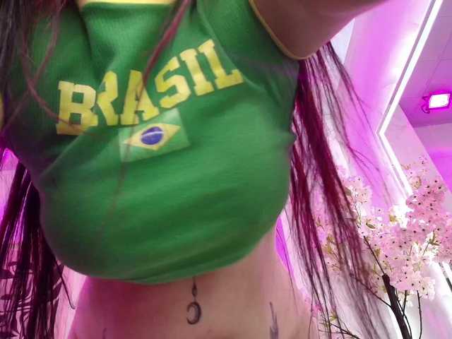 MiiaOwenns live cam on BongaCams