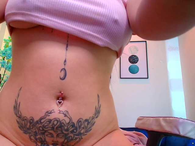 MiiaOwenns live cam on BongaCams