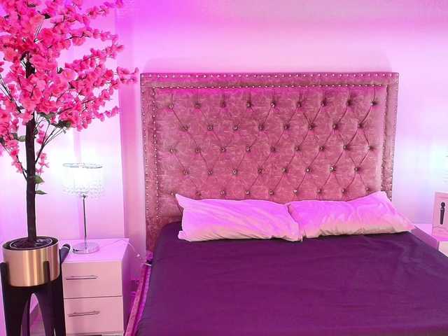 MiiaOwenns live cam on BongaCams