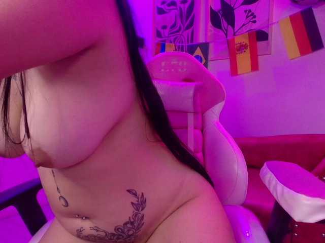 MiiaOwenns live cam on BongaCams