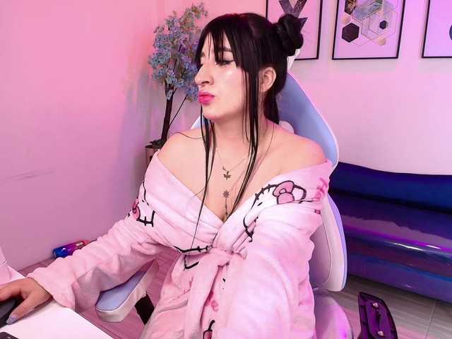 MiiaOwenns live webcam show