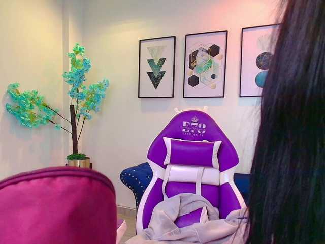 MiiaOwenns live cam on BongaCams