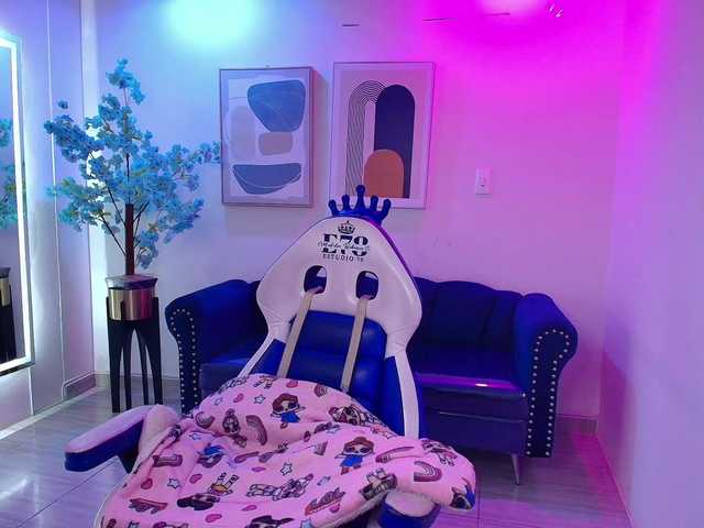 MiiaOwenns live cam on BongaCams