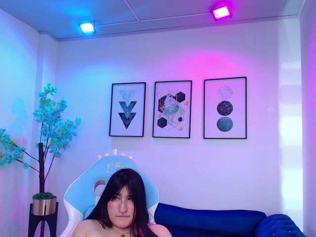 MiiaOwenns live cam on BongaCams