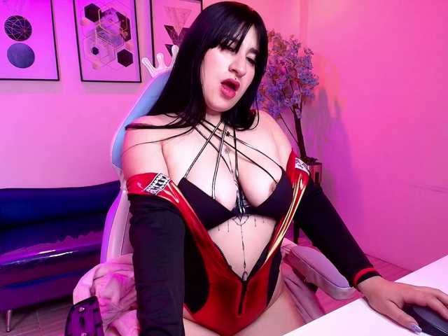 MiiaOwenns live webcam show