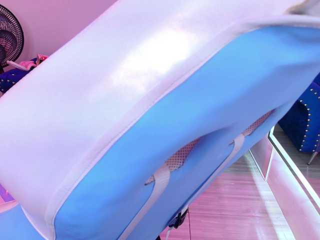 MiiaOwenns live webcam show