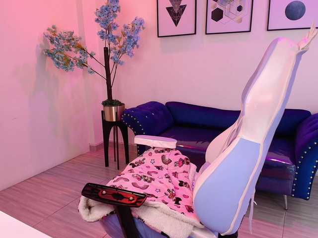 MiiaOwenns live cam on BongaCams