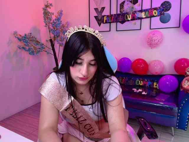 MiiaOwenns webcam