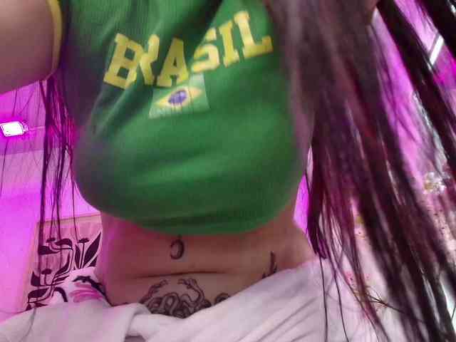 MiiaOwenns webcam