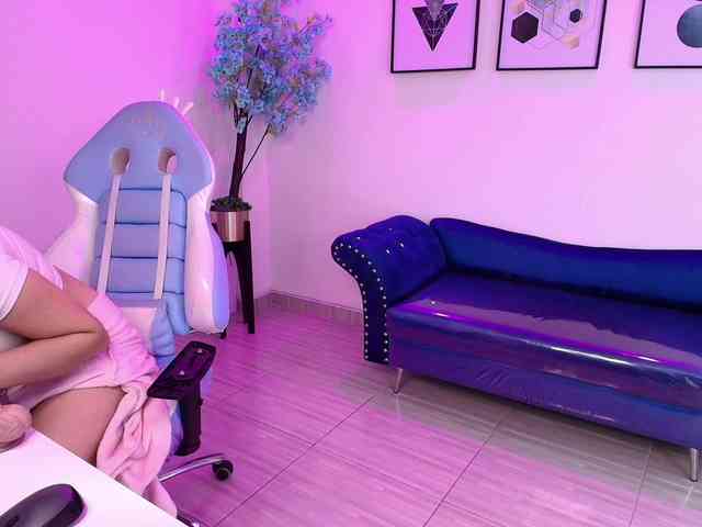 MiiaOwenns webcam