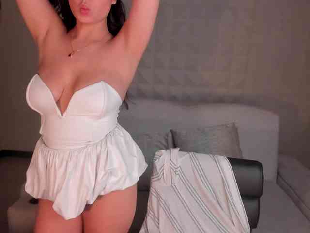RafaellaHall webcam