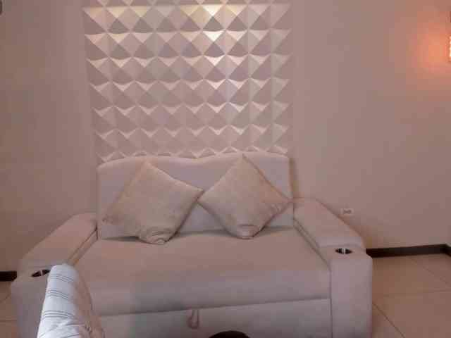 RafaellaHall webcam