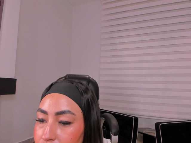 VictoriaBennet — live female cam