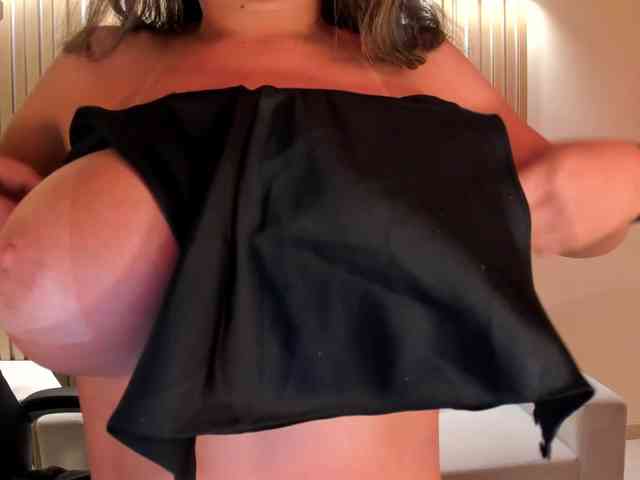 VictoriaBennet webcam