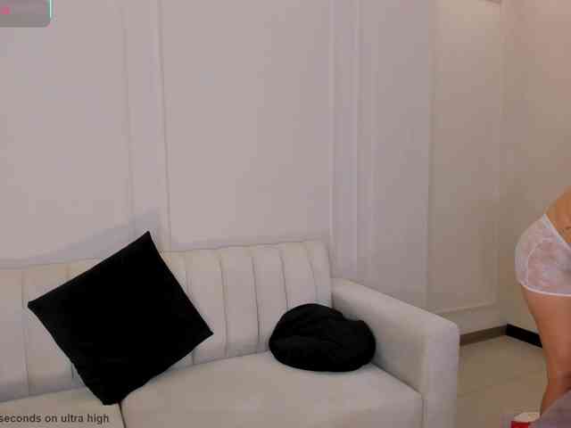 AnnieVelour webcam