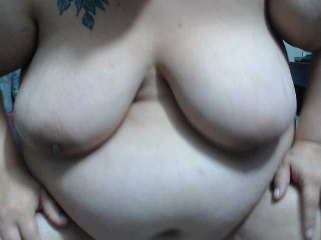 rosebbw6969 live cam on BongaCams