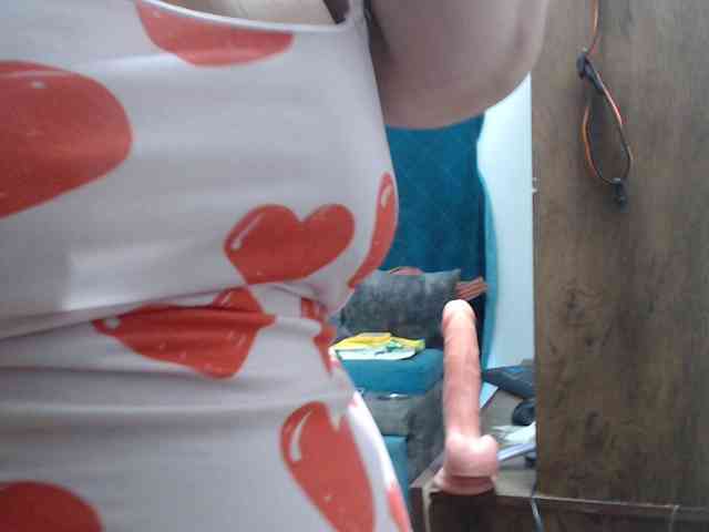 rosebbw6969 Live Webcam on BongaCams