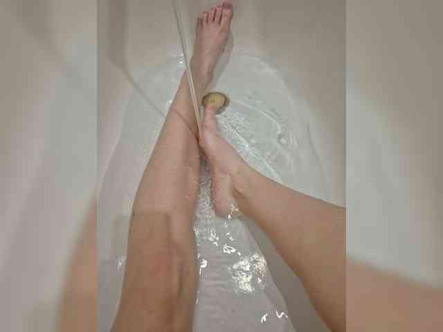 Kira-Feet webcam