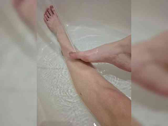 Kira-Feet webcam
