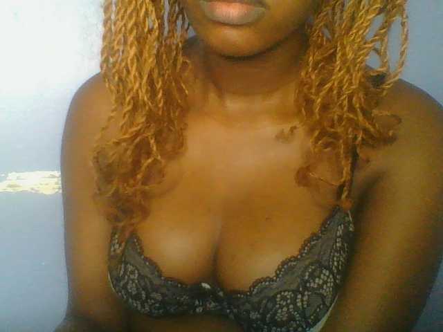 Sweetchely live cam on BongaCams