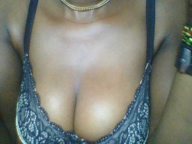 Sweetchely live cam on BongaCams