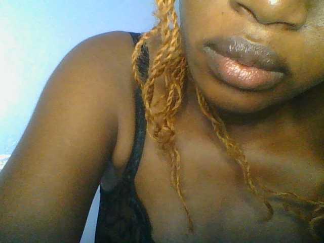 Sweetchely live cam on BongaCams