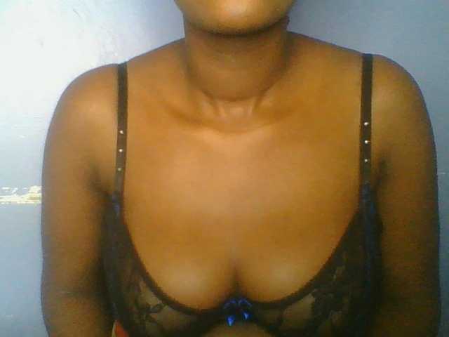 Sweetchely live cam on BongaCams