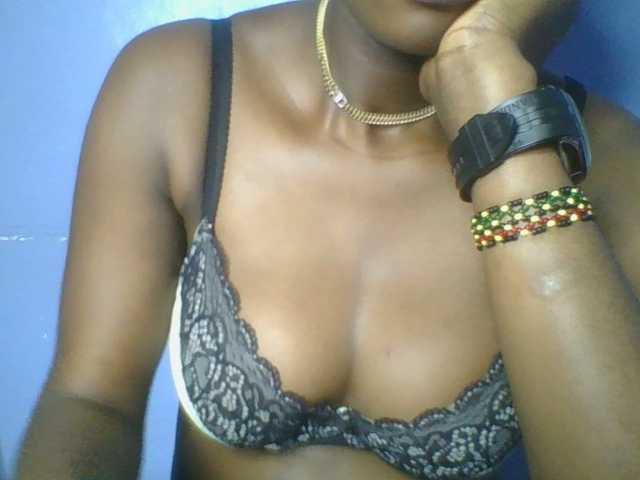 Sweetchely live cam on BongaCams