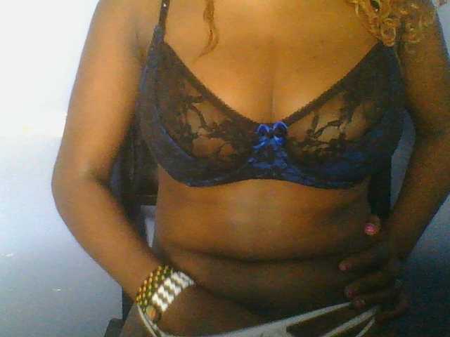 Sweetchely live cam on BongaCams