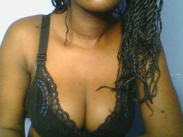 Sweetchely live cam on BongaCams