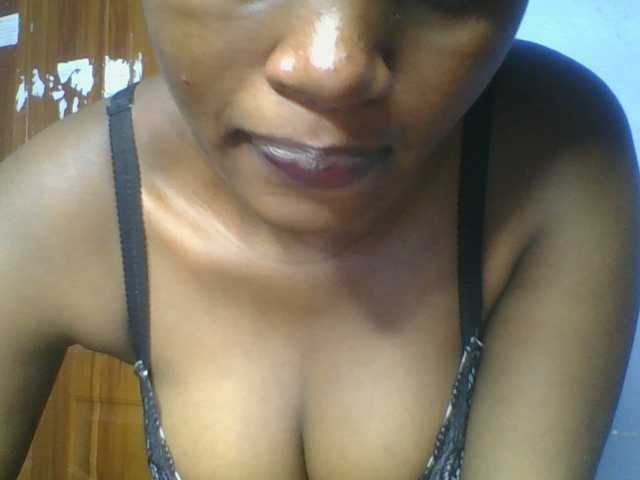 Sweetchely live cam on BongaCams