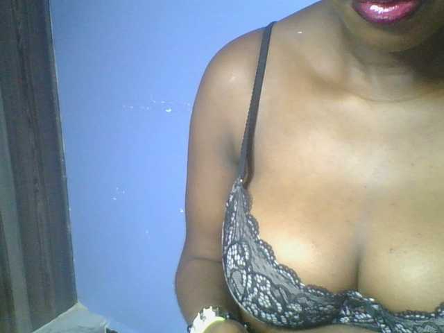 Sweetchely live cam on BongaCams